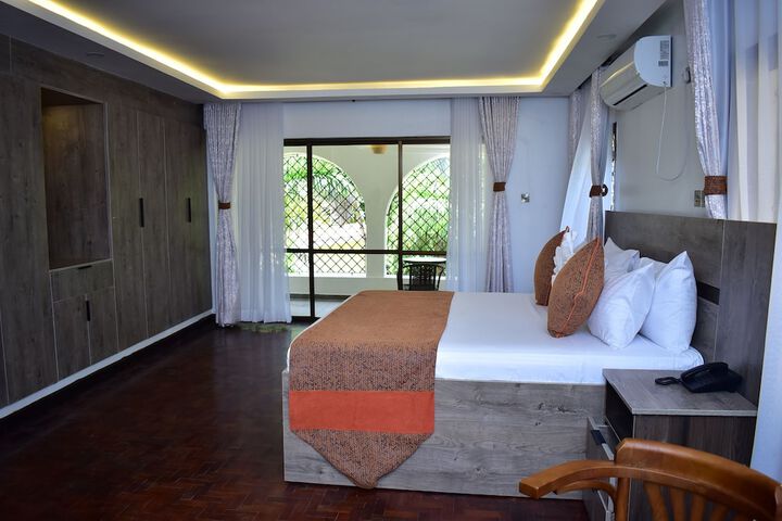Room 2 of 24