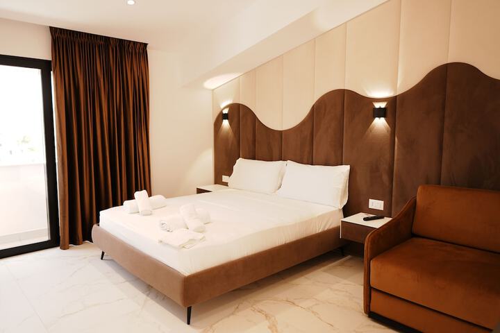 Room 13 of 38