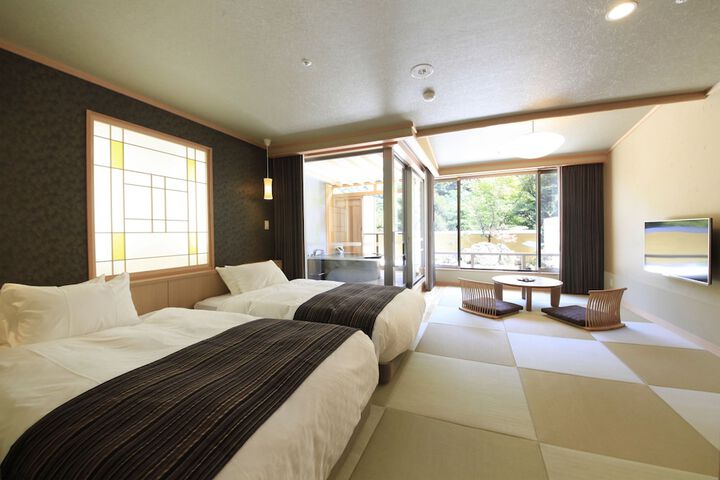 Room 10 of 105