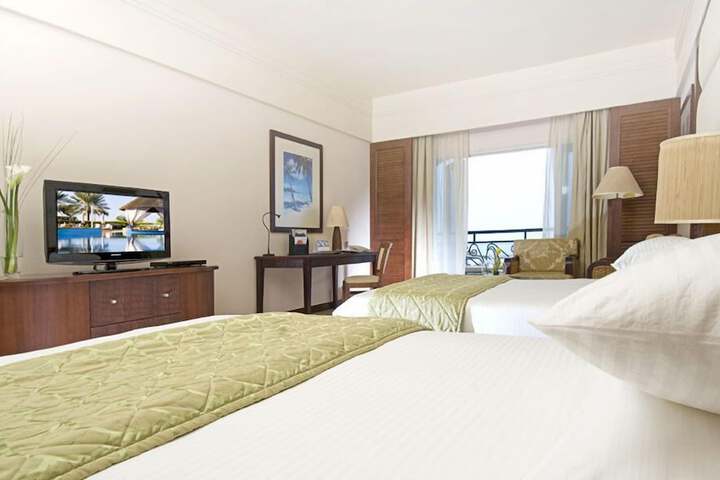 Room 18 of 124