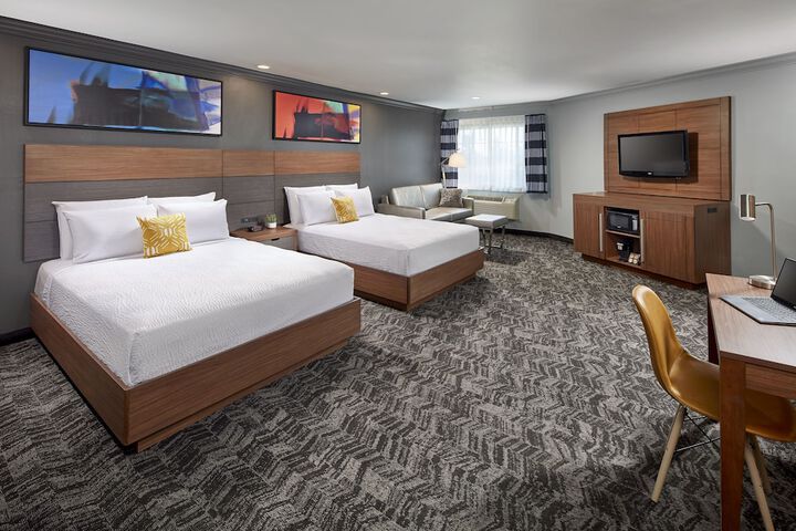 Quadruple Queen Size Bed (3 of 6)