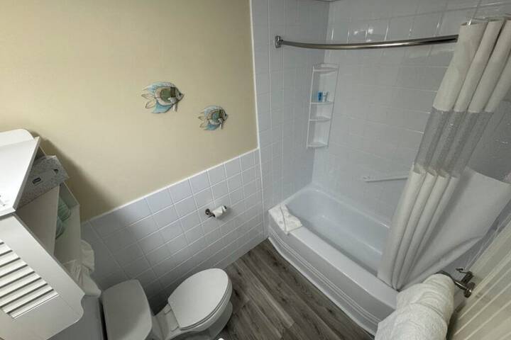 Room 10 of 13