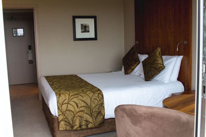 Room 12 of 42