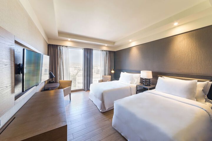 Room 15 of 118