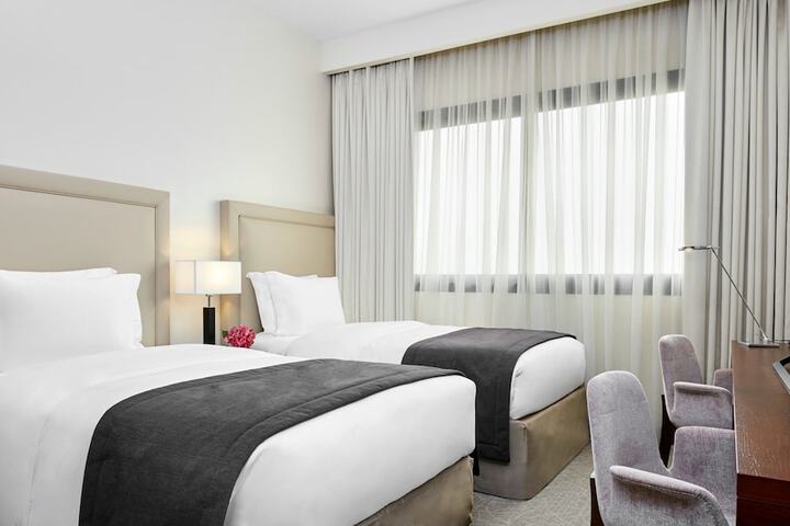 Room 14 of 80