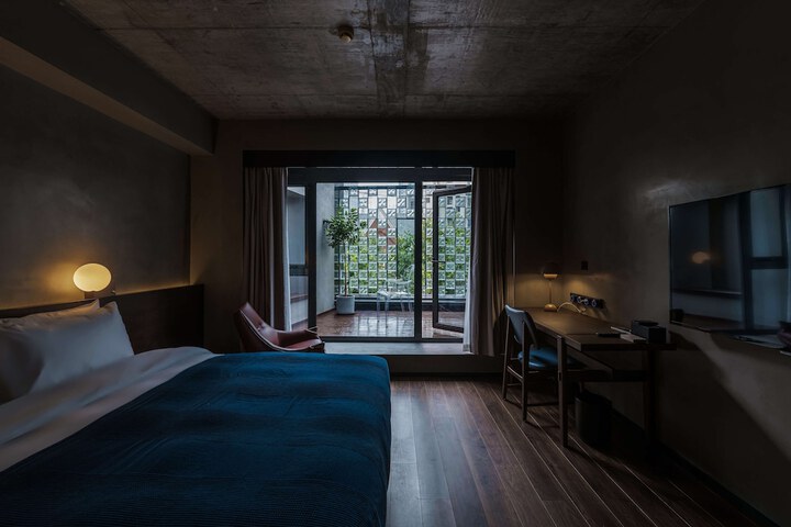 Room 6 of 44
