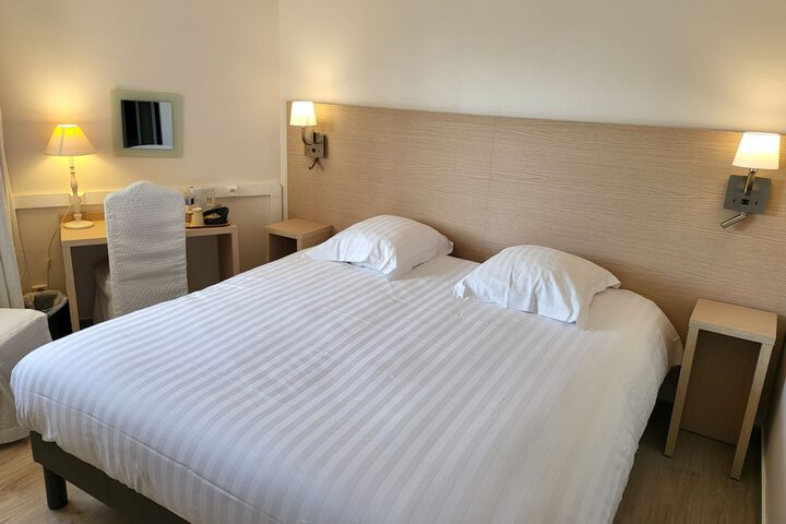 Room 9 of 154
