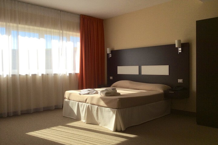 Room 5 of 29