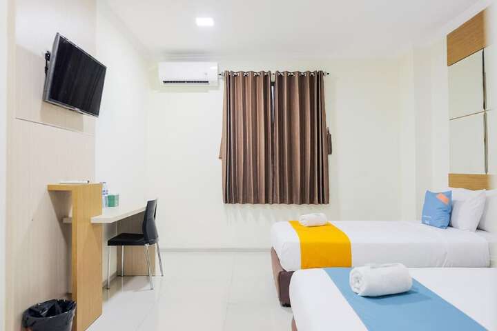 Room 9 of 20