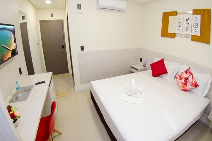 Room 4 of 39
