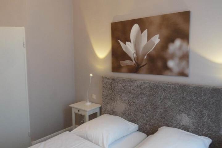 Room 32 of 50
