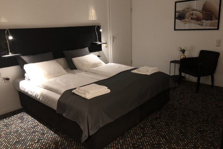 Room 8 of 8