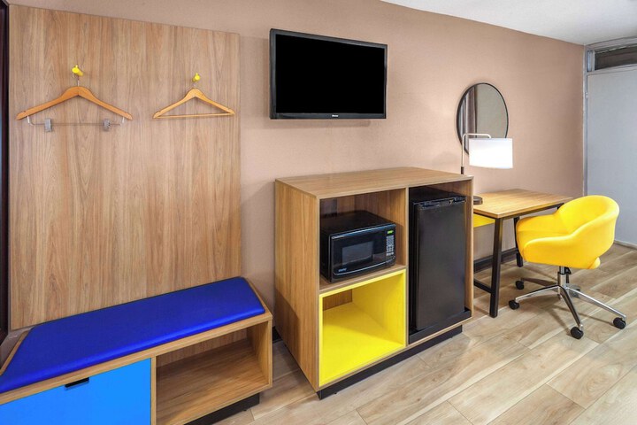 1 Double Bed Mobility Accessible (5 of 13)