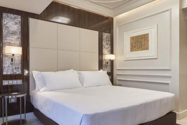 Room 15 of 53