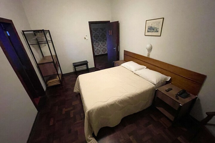 Room 19 of 100