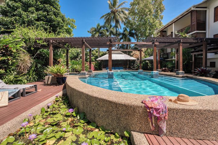 Pool Hotel