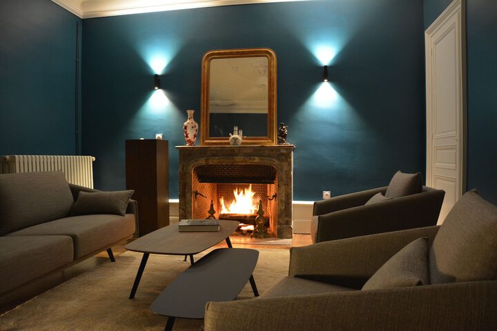 Lounge 37 of 40