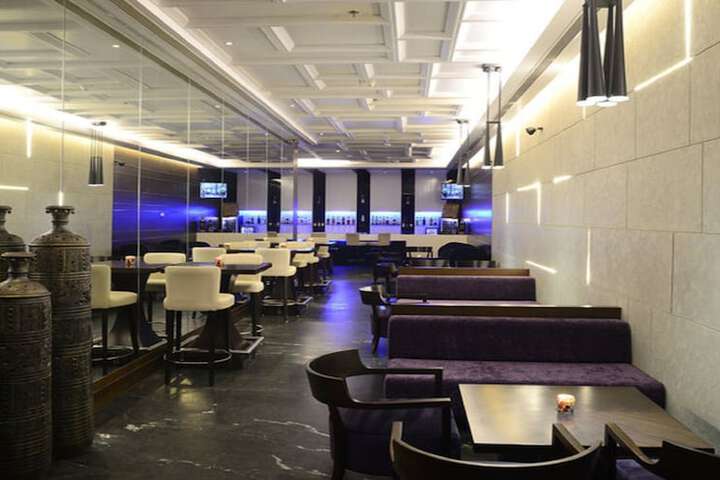Lounge 47 of 63