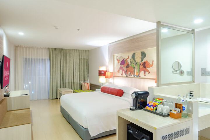 Room 25 of 220