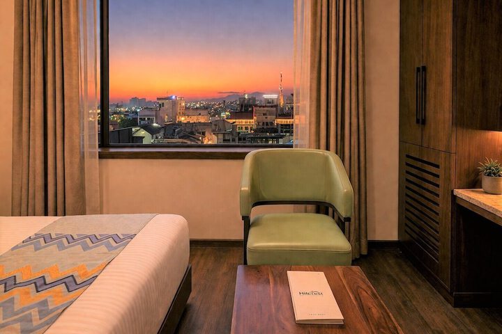 Room 6 of 53