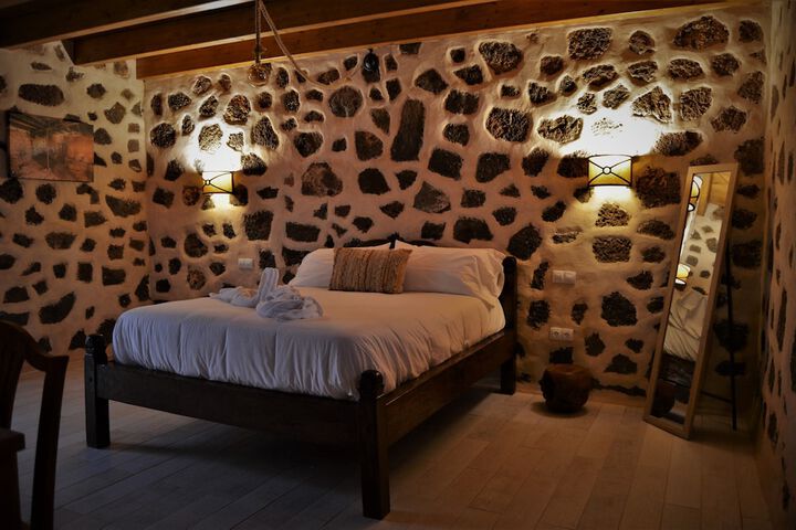 Room 8 of 40