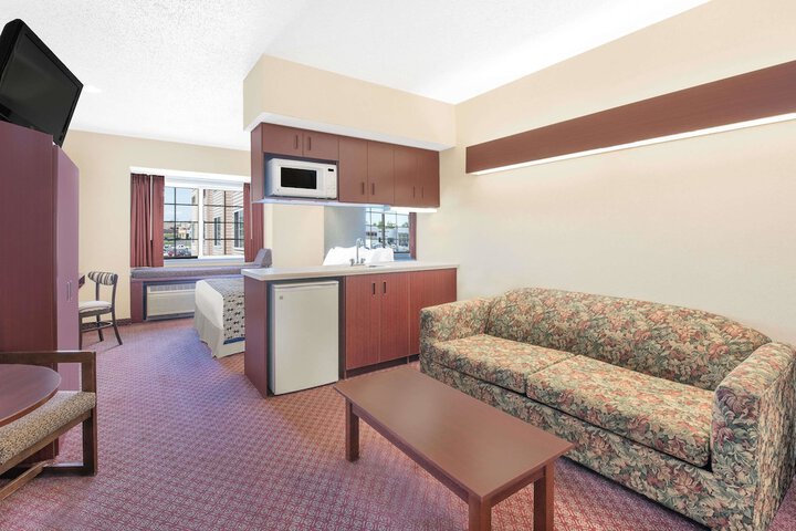 2 Queen Beds Mobility Accessible (21 of 29)