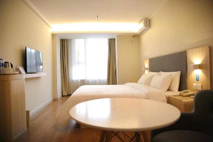 Room 9 of 49
