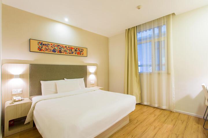 Room 7 of 34