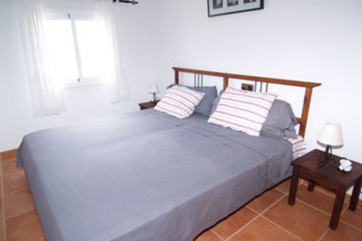 Room 10 of 16