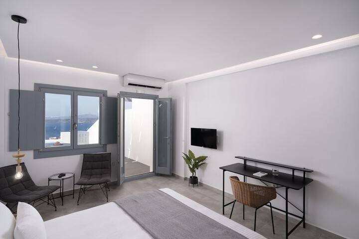 Room 3 of 44