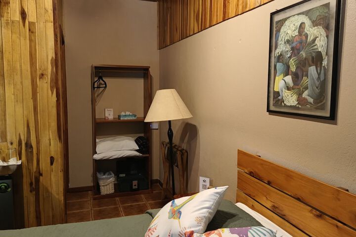 Room 50 of 334