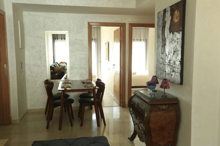 Room 10 of 32