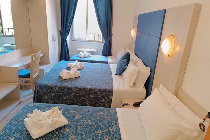 Room 34 of 65