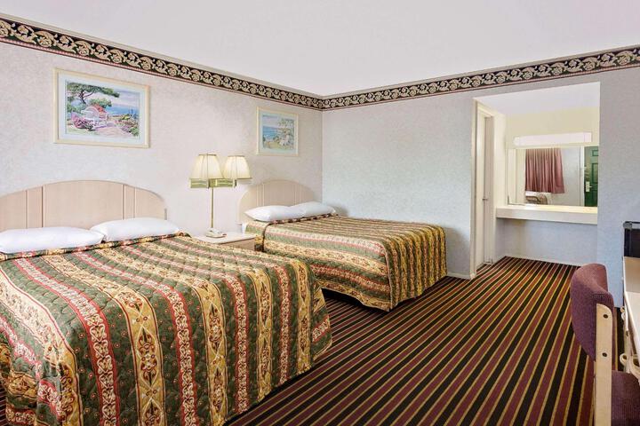 2 Double Beds (4 of 17)