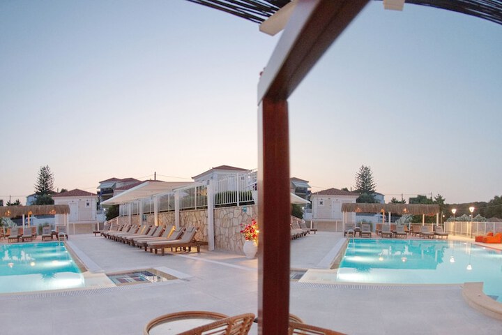 Pool Hotel