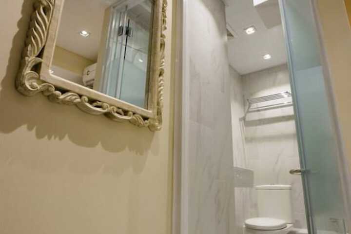 Clean Restrooms
