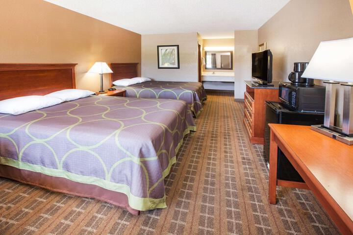 2 Queen Beds (4 of 6)