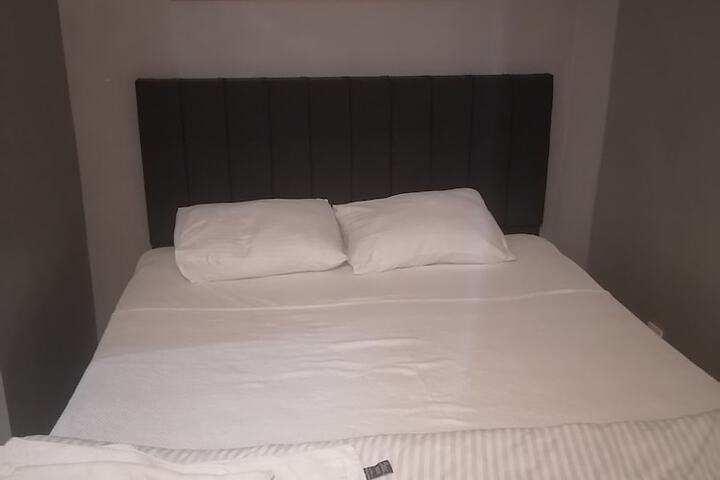Room 16 of 32