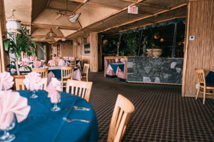 Dining 47 of 49