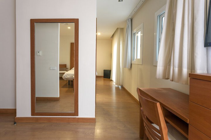 Room 5 of 89