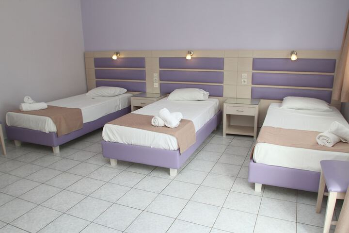 Room 14 of 105
