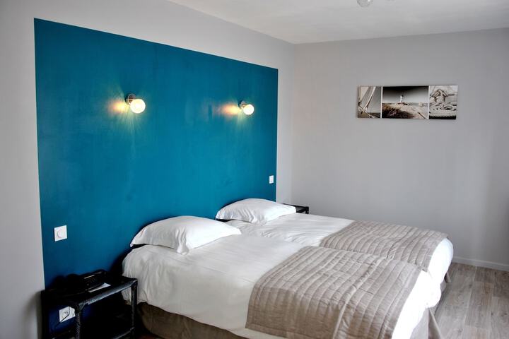 Room 3 of 16