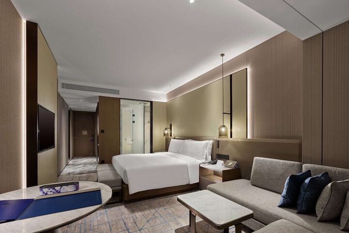 Room 28 of 63