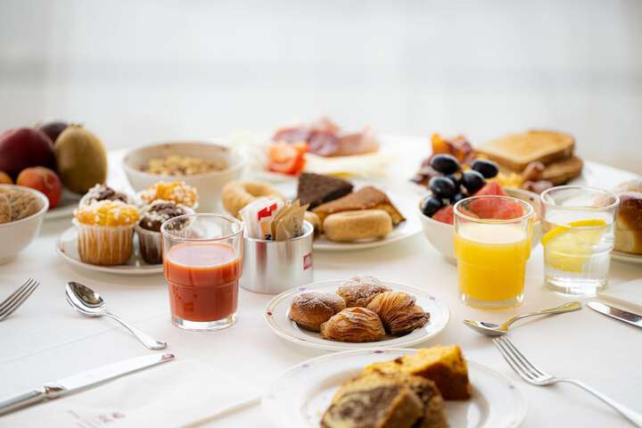 Breakfast/Coffee Service 80 of 130
