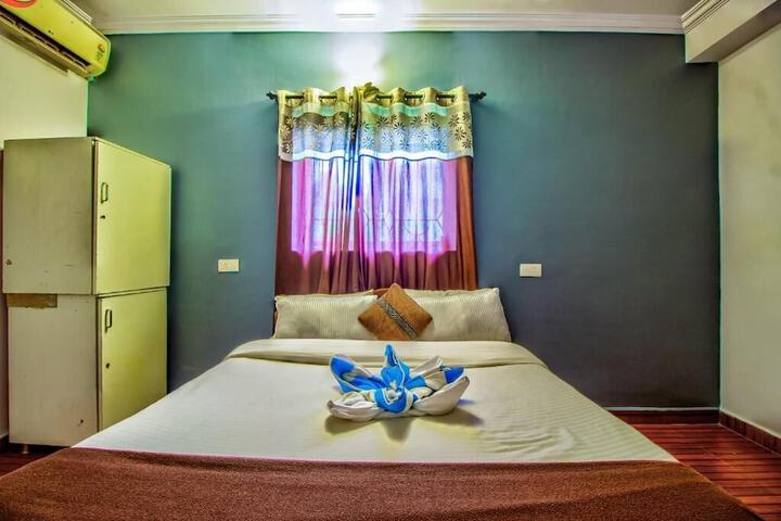 Room 4 of 43
