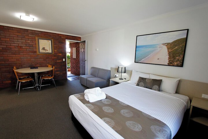 Room 28 of 60