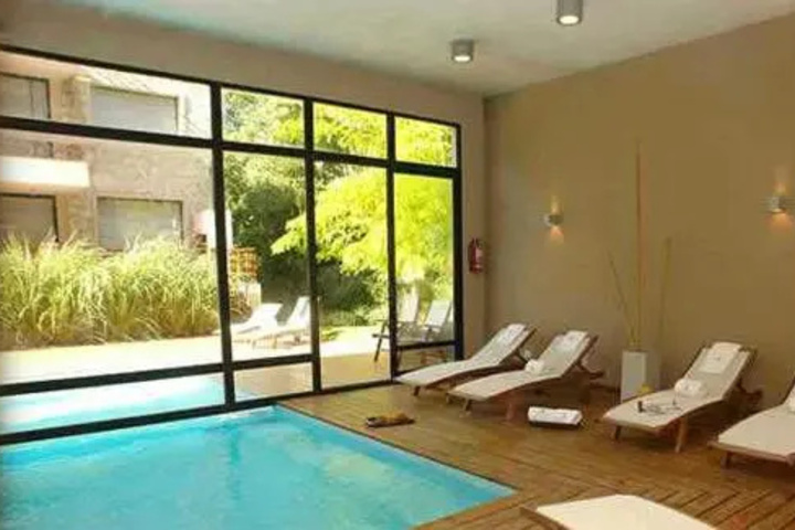 Pool 4 of 6