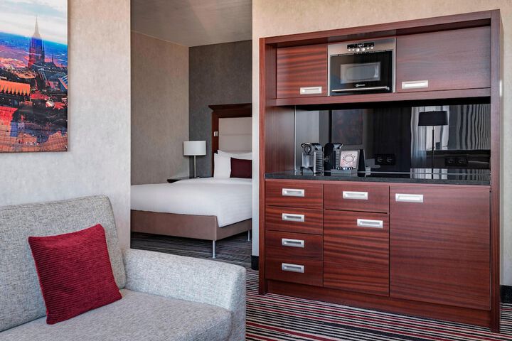 Room 19 of 112