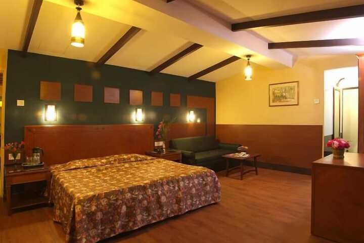 Room 16 of 28