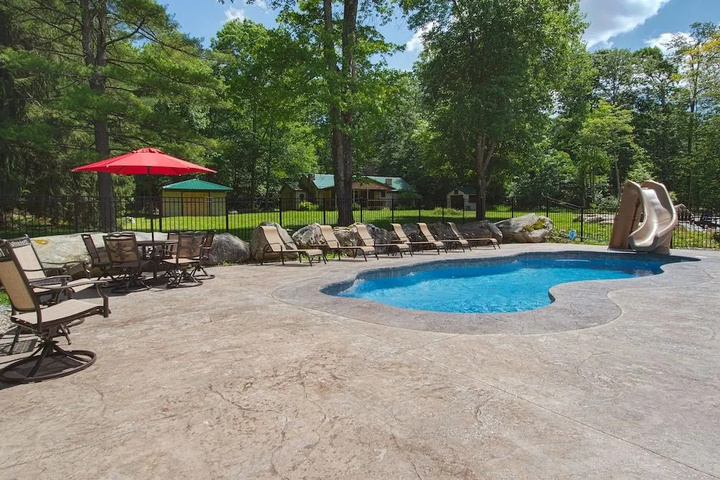 Pool 11 of 15